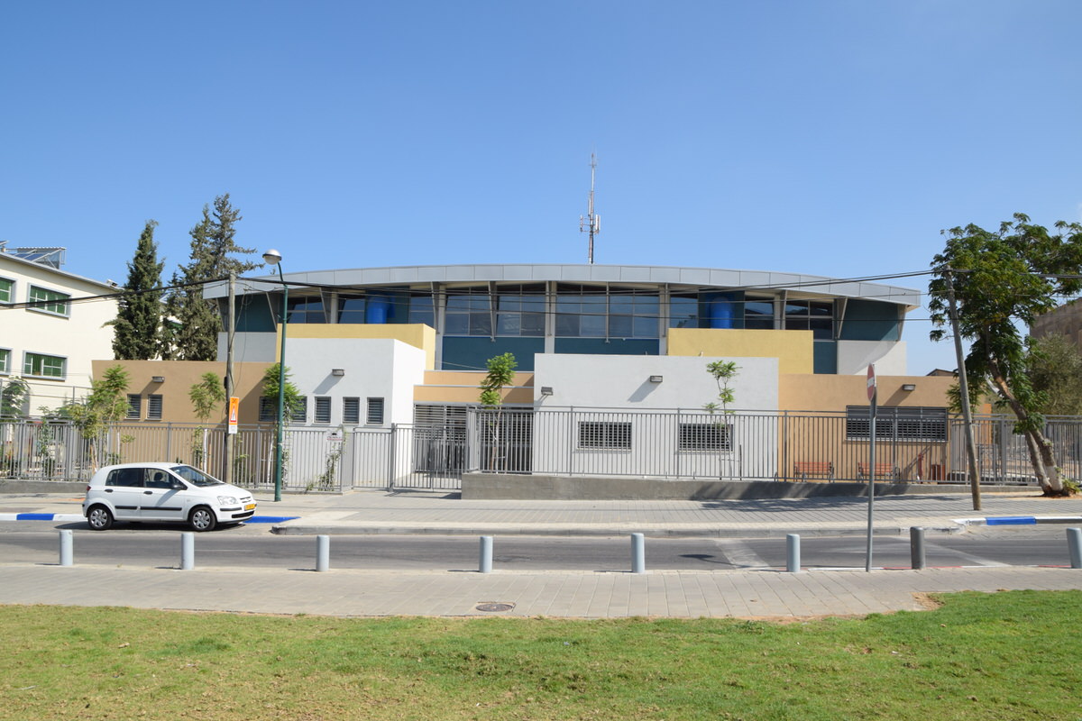 אולם ספורט שורשים 10