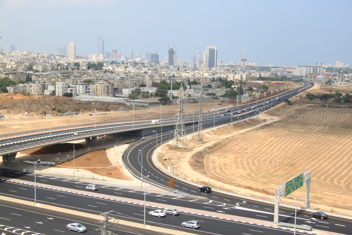 אם המושבות 8