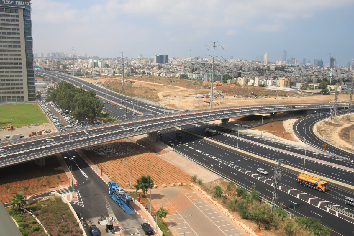 אם המושבות 9
